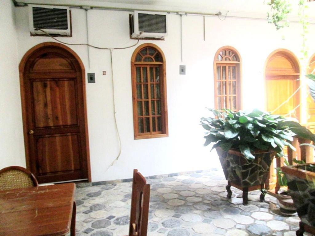 سيليتلا Hotel Guzman المظهر الخارجي الصورة