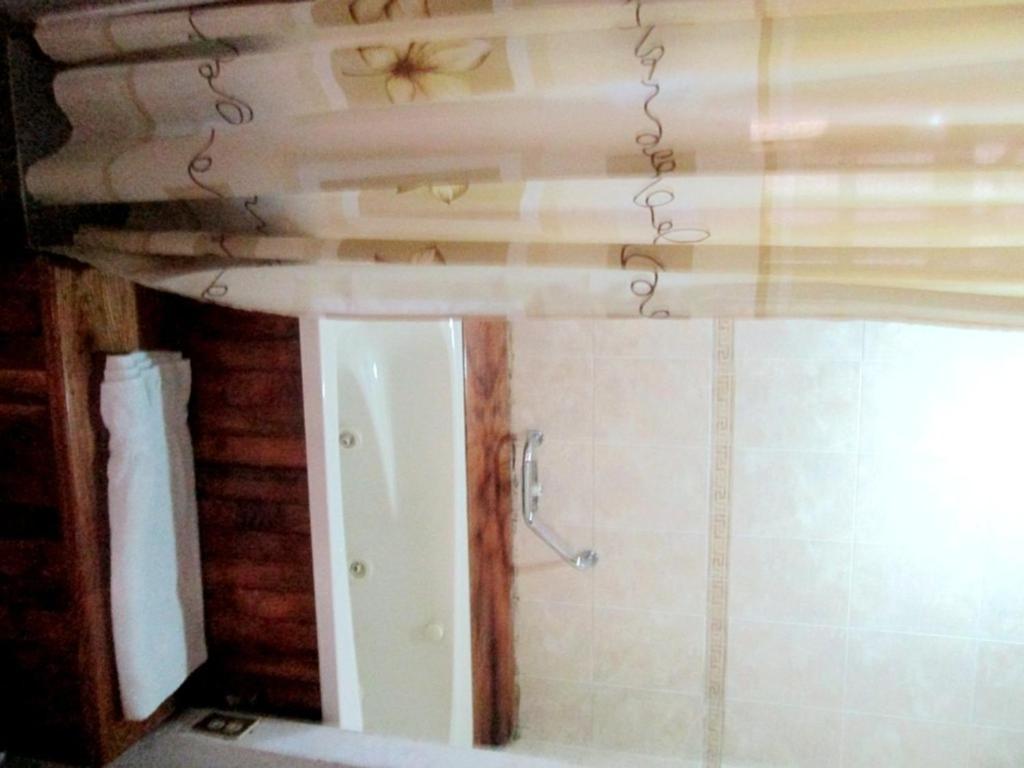 سيليتلا Hotel Guzman الغرفة الصورة